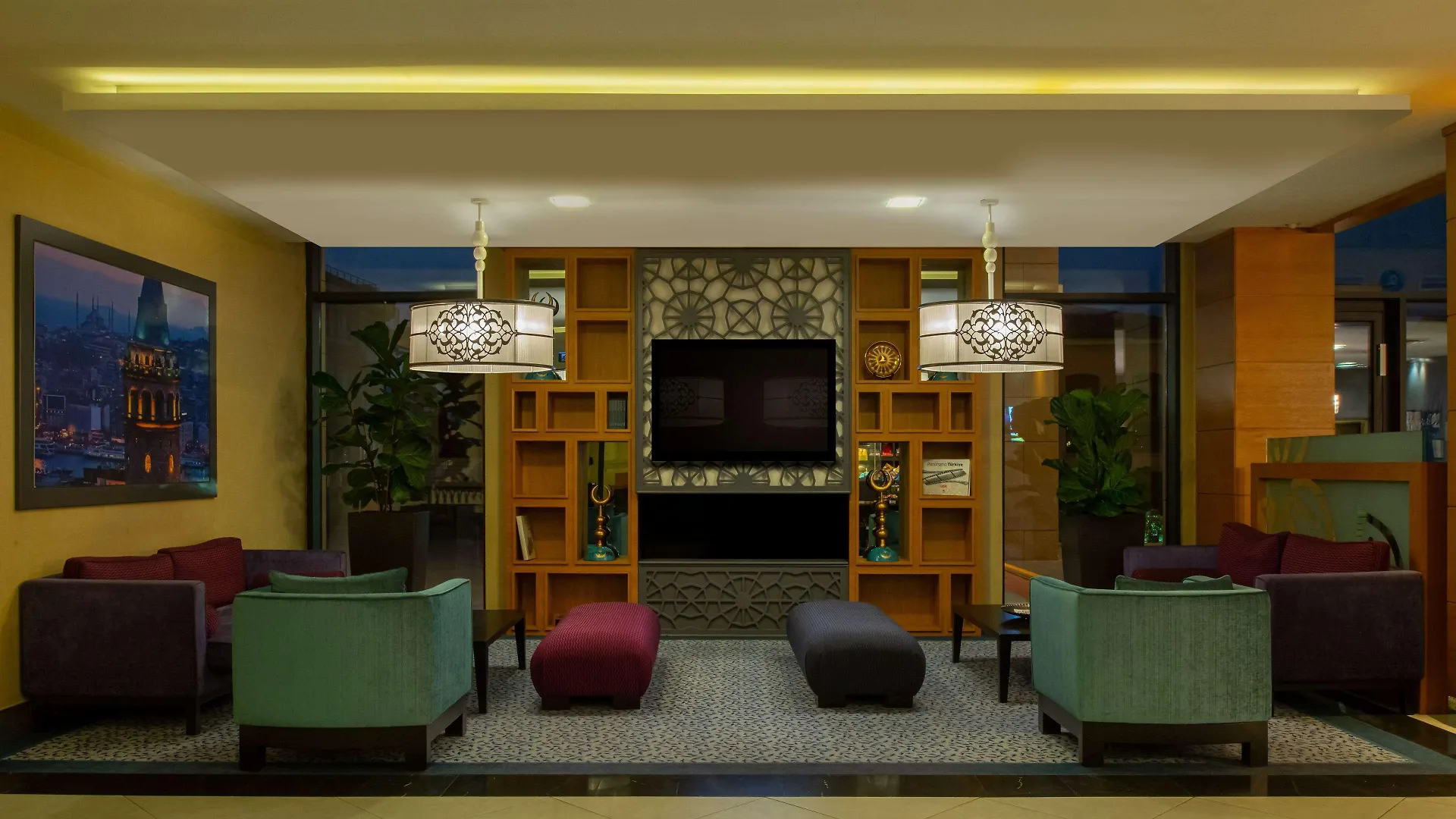 Hilton Garden Inn Istanbul Golden Horn 5*,