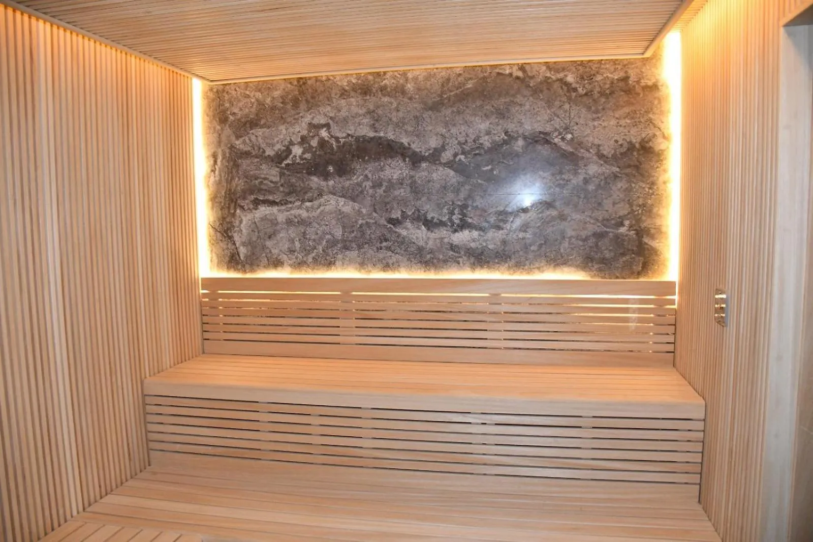Hilton Garden Inn Istanbul Golden Horn 5*,