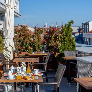 Hotel Bizim, Provincia di Istanbul