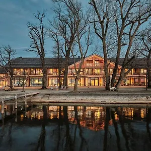 ***** Otel Chiemgauhof Lakeside Retreat Almanya